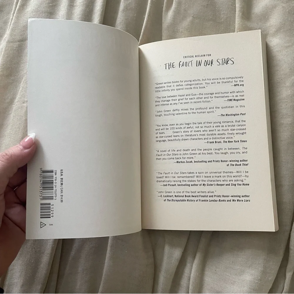 The Fault in Our Stars Book by John Green - Picture 4 of 9